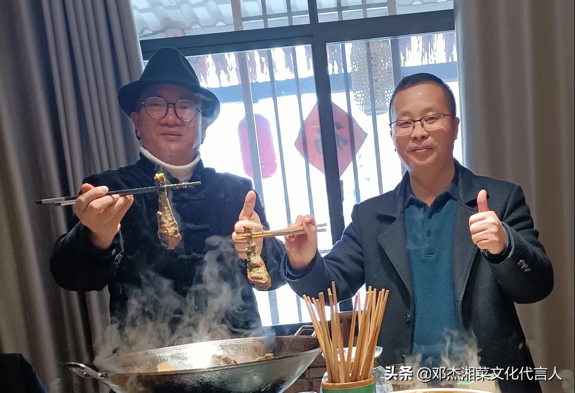 为什么一道张氏柴火锅贴鸡，让全怀化人都来打