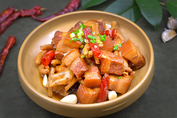 红烧肉煨凤爪